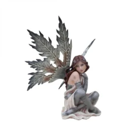 Fée Géante En Tailleur