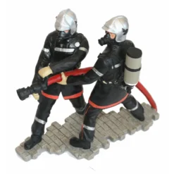 Figurine Deux Pompier Avec Lance à Incendie -Promos Nid Objet Magasin figurine deux pompier avec lance a incendie 4