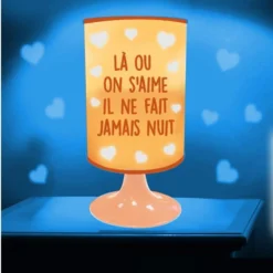 Lampe Projection - Là Ou On S'aime Il Ne Fait Jamais Nuit 7 Lampe Projection - Là Ou On S'aime Il Ne Fait Jamais Nuit -Promos Nid Objet Magasin lampe projection la ou on s aime il ne fait jamais nuit 3