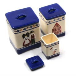 Lot De Trois Pots à Épices Motif Alsacien 5 Lot De Trois Pots à Épices Motif Alsacien -Promos Nid Objet Magasin lot de trois pots a epices motif alsacien 2