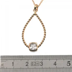 Pendentif Plaqué Or Avec Pierre - Carla Nogueres 7 Pendentif Plaqué Or Avec Pierre - Carla Nogueres -Promos Nid Objet Magasin pendentif plaque or avec pierre carla nogueres 2