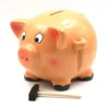 Tirelire En Forme De Cochon Avec Un Marteau